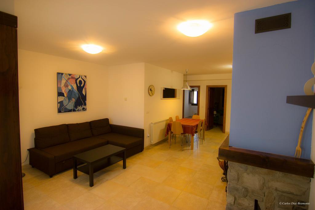 Apartamentos Turisticos Rio Gallego Fontellas  Ngoại thất bức ảnh